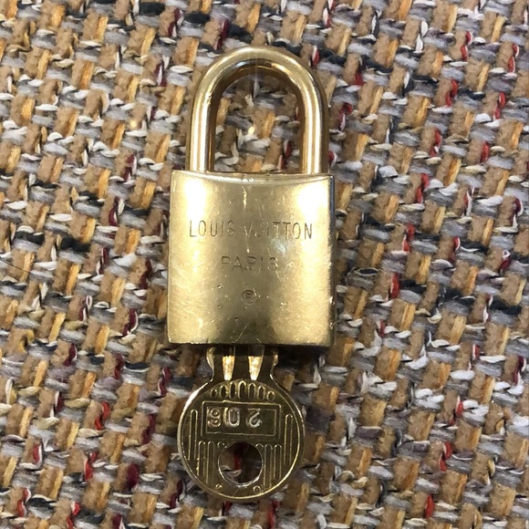 Vintage LV Louis Vuitton Padlock Lock & Key 206 - Picture 6 of 13